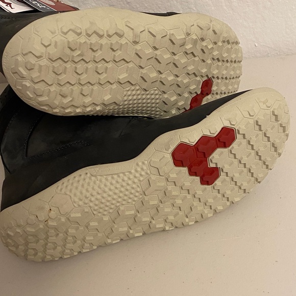 Vivo Barefoot Black and Gray Boots - Picture 3 of 6